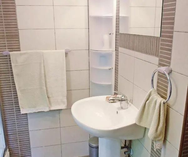 Apartments With Parking Space Veli Losinj, Losinj - 8029 Veli Losinj