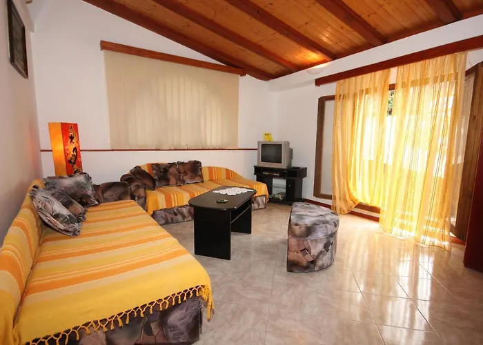 With Parking Space Veli Losinj, Losinj - 8029 Appartement Veli Lošinj