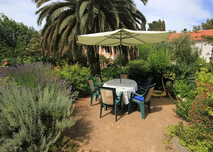 Appartement With Parking Space Veli Losinj, Losinj - 8029